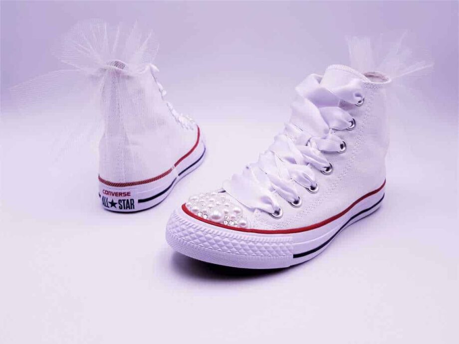 Converse Wedding, chaussures de mariage personnalisées par Double G Customs, artiste customiser spécialiser dans la création de chaussures de mariages personnalisées.