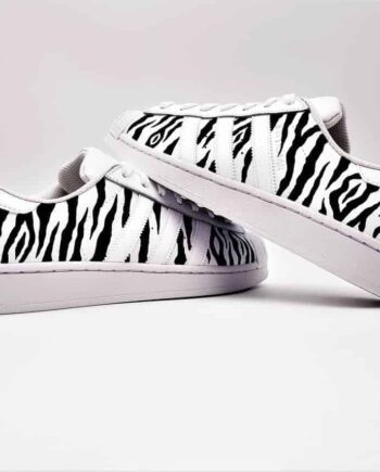 superstar adidas zebra