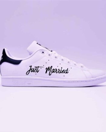 Les adidas stan smith just marired, une paire de chaussures personnalisées spécialement pour les mariages par Double G Customs.