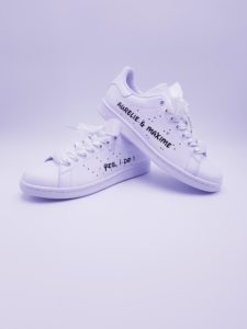 Les Adidas Stan Smith "Yes I Do" réalisées par Double G Customs