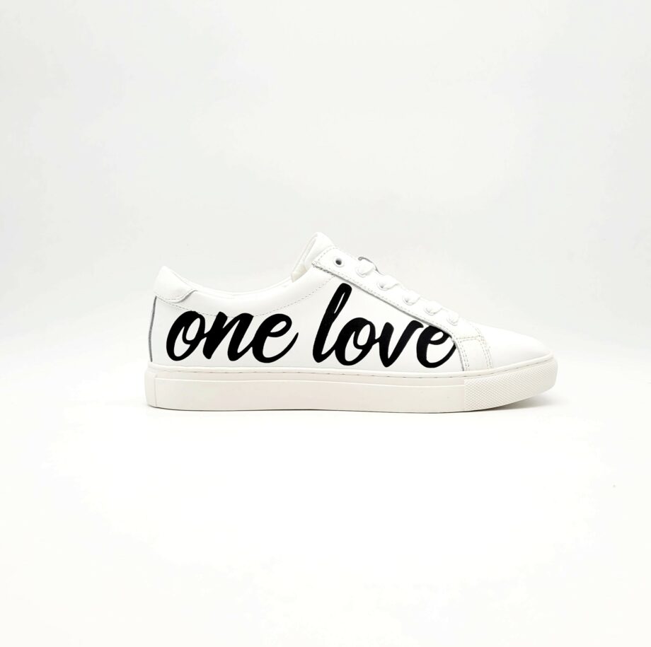 one love for live, des sneakers personnalisées en mode wedding par double g customs