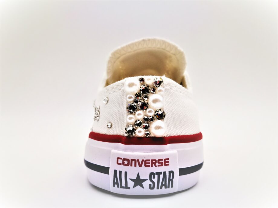 Les Converse Pearl Kids : des chaussures étincelantes personnalisées par Double G Customs