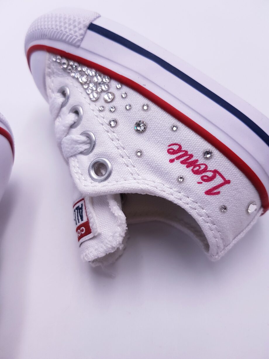 Les Converse Swarovski Galaxy kids des chaussures brillantes pour les enfants créées par Double G Customs