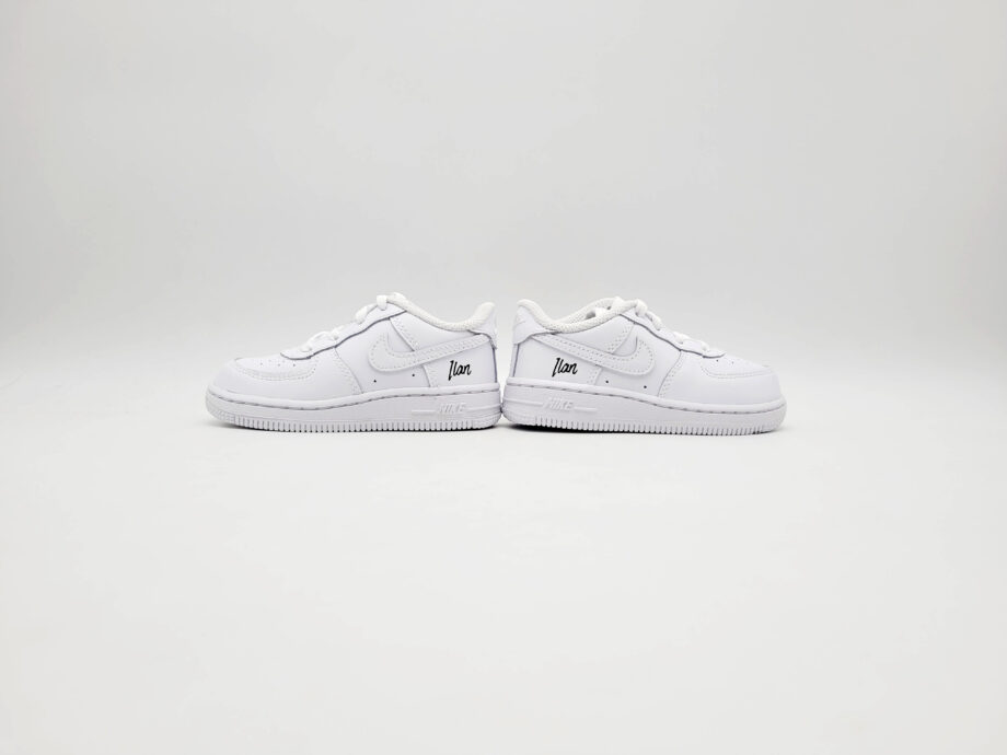 Le prénom de votre enfant sur une paire de chaussures blanches : les Nike air force 1 prénom kids