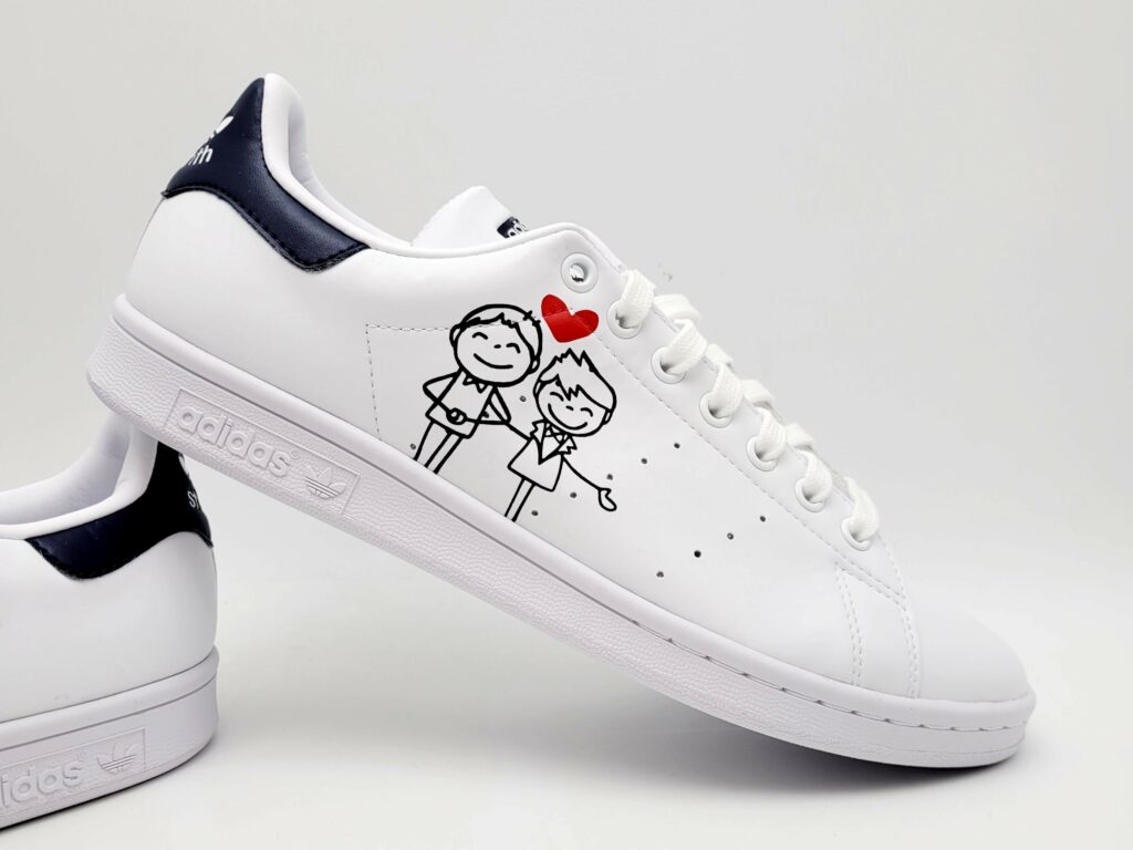 Choisir un dessin d'amoureux pour personnaliser ses chaussures de mariage